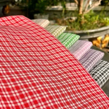 Alternative view of Vải may ca rô cotton màu đỏ