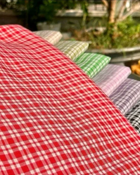 Alternative view of Vải may ca rô cotton màu đỏ