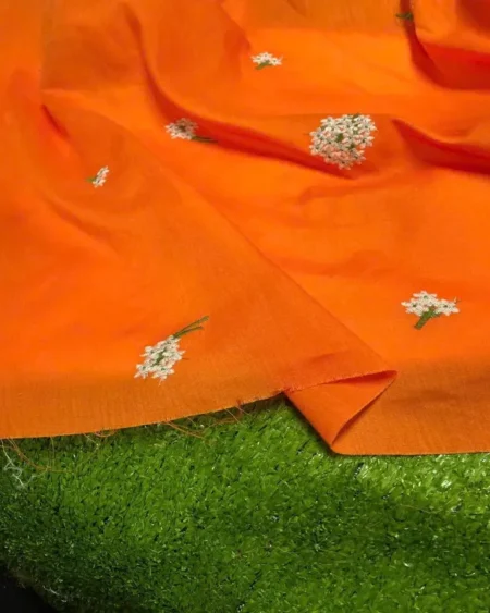 Alternative view of Vải may thô cotton thêu hoa màu cam