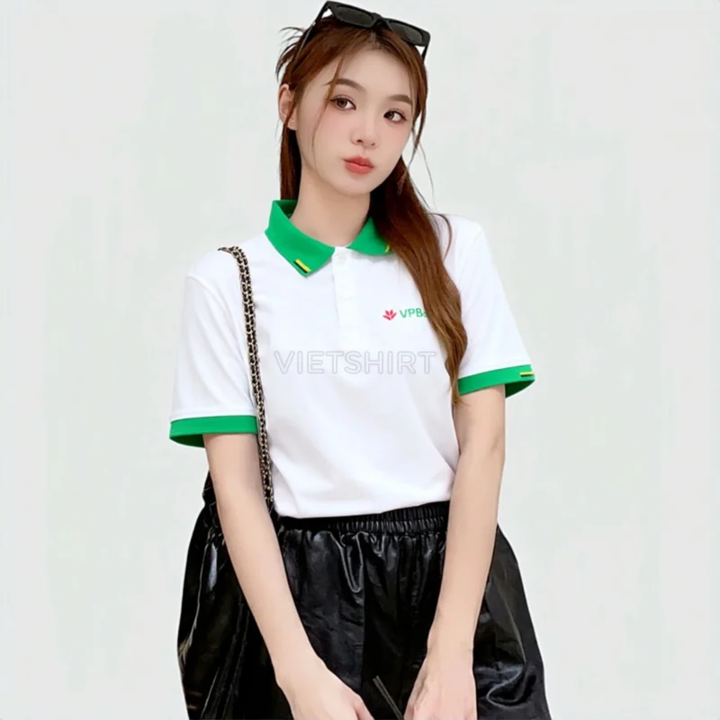 Áo polo đồng phục ngân hàng VP Bank màu trắng xanh do người mẫu nữ mặc